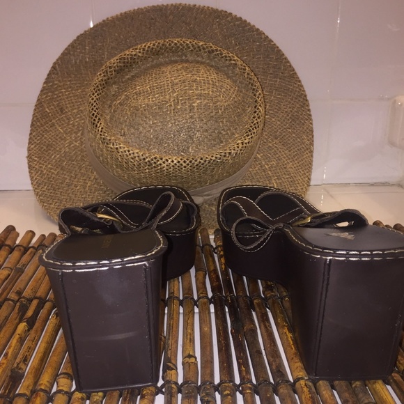 Nine West Brown/Black Wedge Sandals - NWOT - Picture 5 of 5